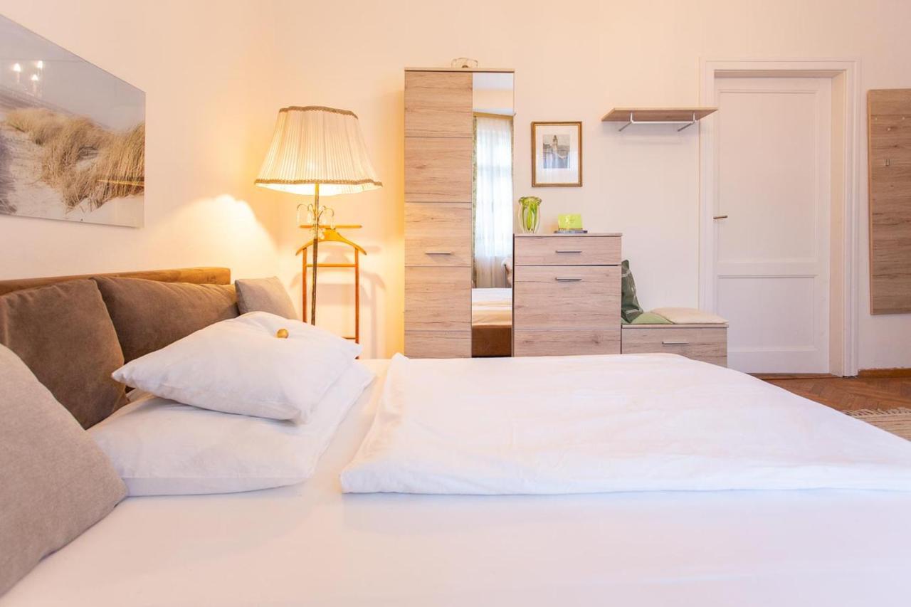 Huebsches Privatzimmer Mit Bad Perchtoldsdorf Zewnętrze zdjęcie